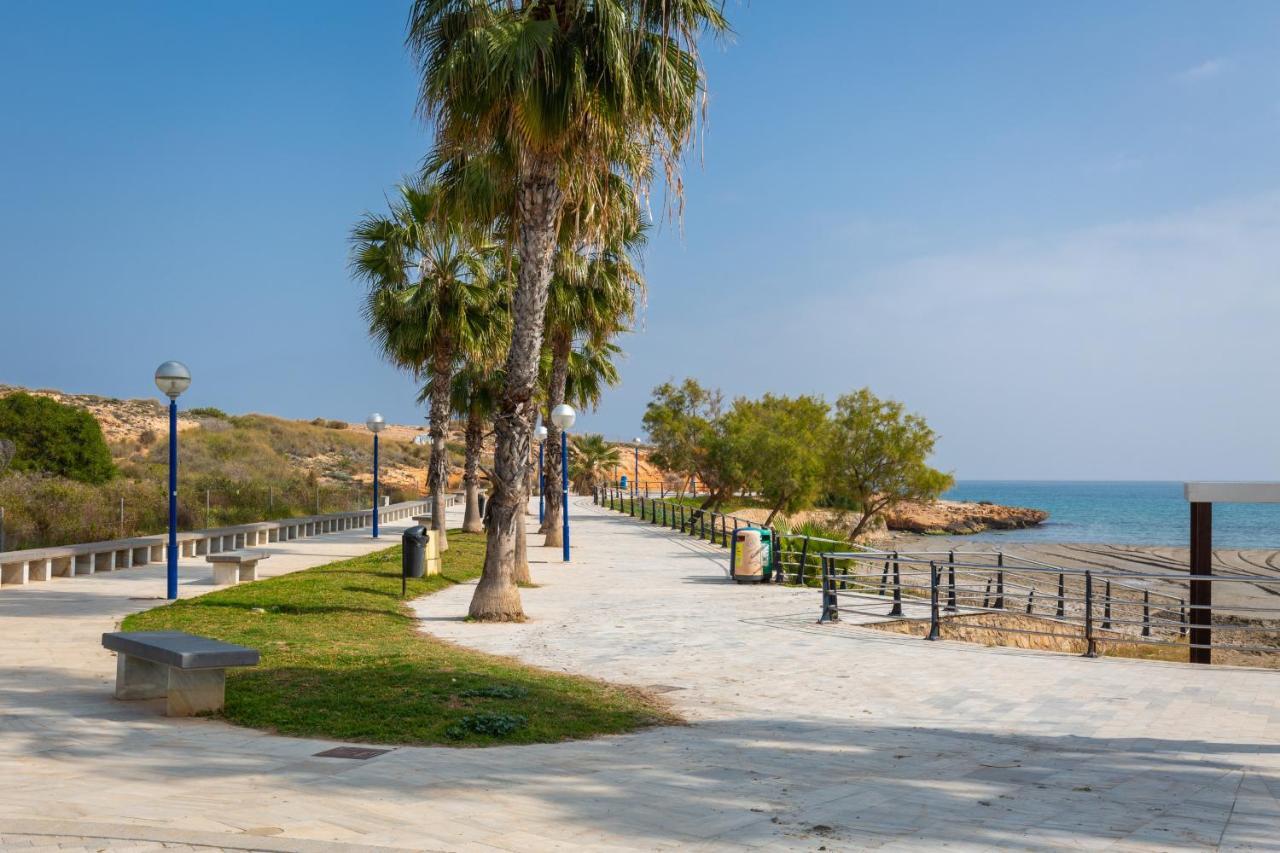 Вилла Fidalsa Grand Mediterranean Beachfront Плайя-Фламенка Экстерьер фото