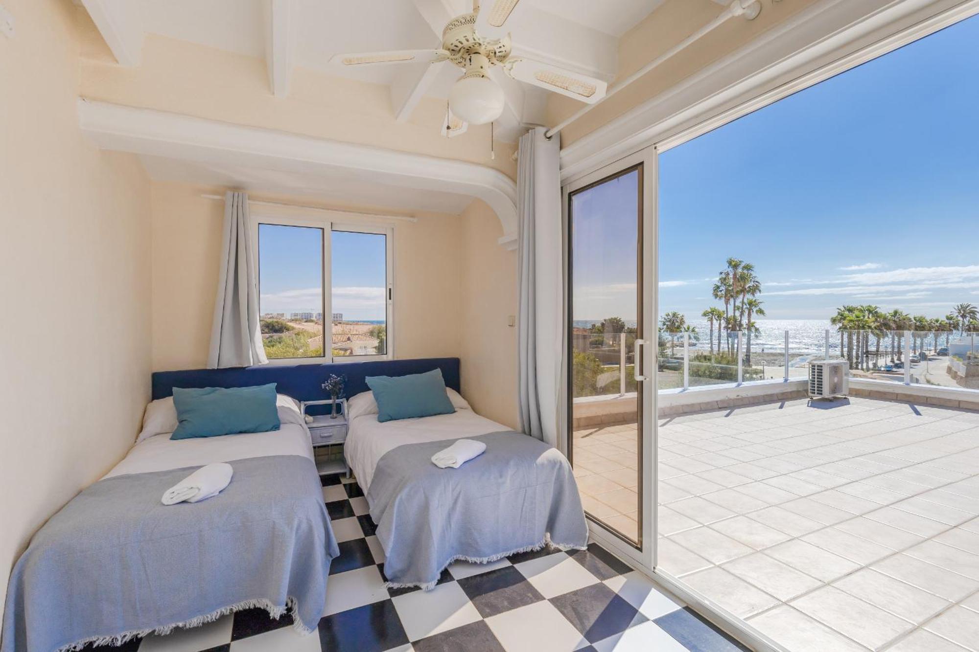 Вилла Fidalsa Grand Mediterranean Beachfront Плайя-Фламенка Экстерьер фото